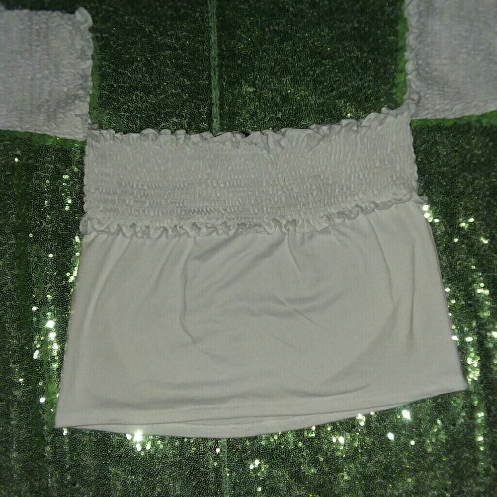 🌟WHITE  OFF THE SHOULDERS CROP TOP🌟
